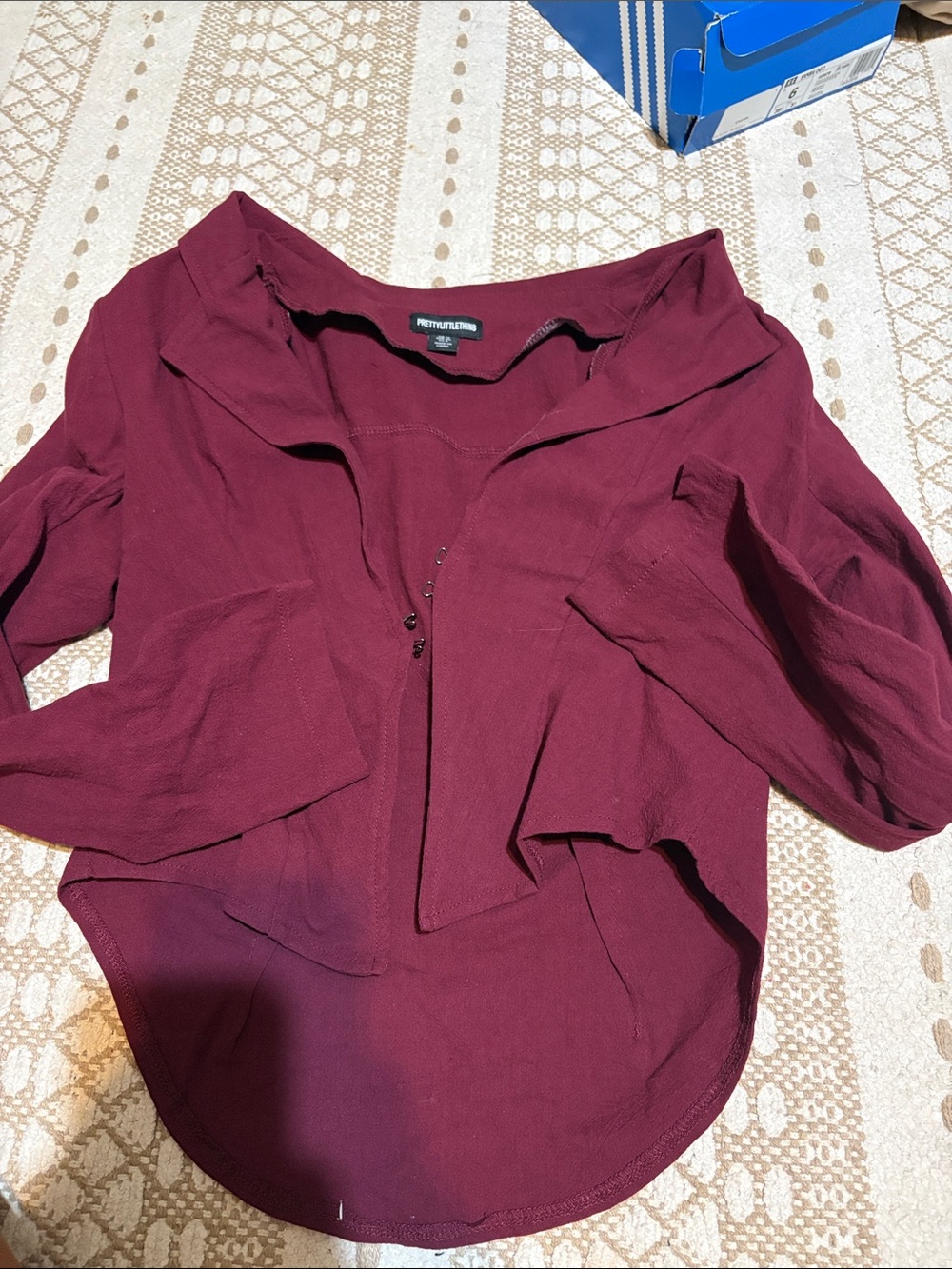 PrettyLittleThing Burgundy V-Neck Long Sleeve Blouse